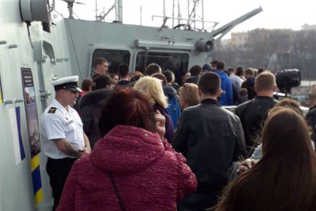 Одесситы смогли побывать на военных кораблях НАТО (фото)
