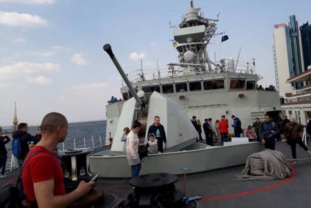 Одесситы смогли побывать на военных кораблях НАТО (фото)