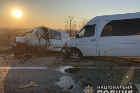 На трассе Одесса – Рени столкнулись три микроавтобуса: погиб мужчина (фото)