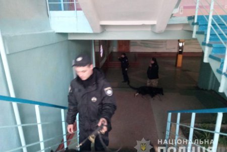 В Черноморске ради забавы «заминировали» лицей (фото, видео)