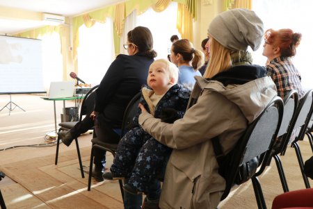 В Одессе напомнили об особенностях «детей за стеклом» (фото, видео)