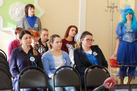 В Одессе напомнили об особенностях «детей за стеклом» (фото, видео)