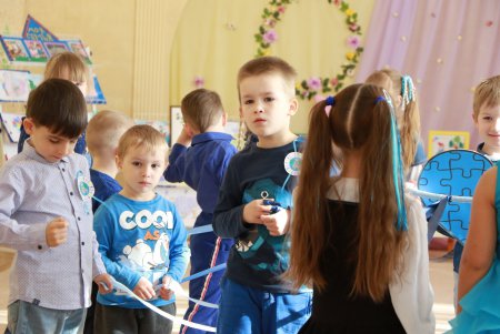 В Одессе напомнили об особенностях «детей за стеклом» (фото, видео)