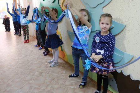 В Одессе напомнили об особенностях «детей за стеклом» (фото, видео)