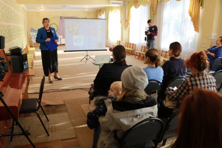 В Одессе напомнили об особенностях «детей за стеклом» (фото, видео)