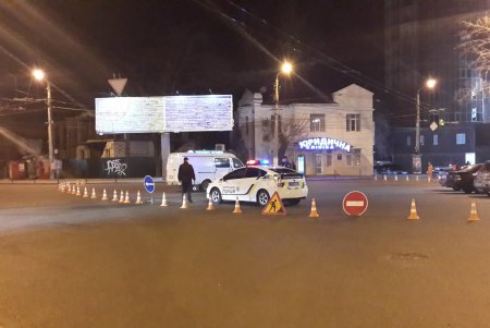 В районе площади 10 Апреля обновили дорожную разметку (фото)