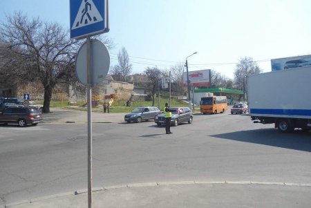 В Одессе на двух оживленных перекрестках не работают светофоры: на место приехали регулировщики (фото)