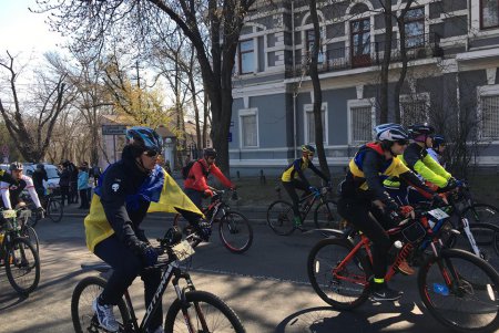 Традиционная одесская «Велосотка» стартовала: более 2000 спортсменов принимают участие в ралли (фото)