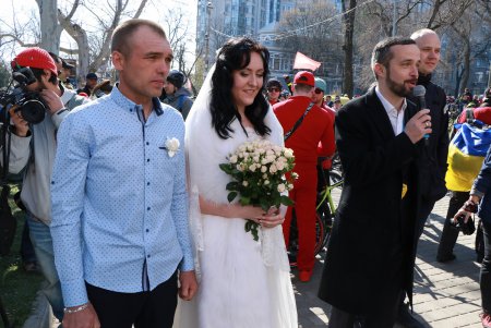 100 километров за 10 часов: в Одессе стартовала «Велосотка» (фоторепортаж)