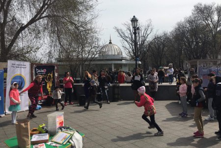 Во Всемирный день здоровья одесситы измеряли давление и прошли тест на ВИЧ (фото)