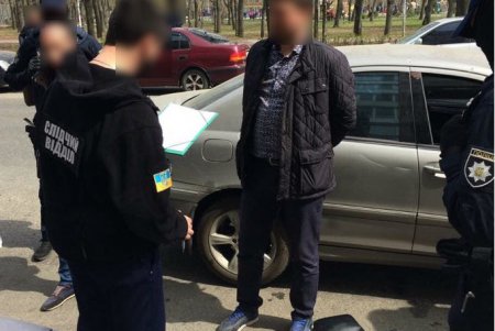 Задержанный на получении взятки прокурор «крышевал» вооруженную преступную группировку