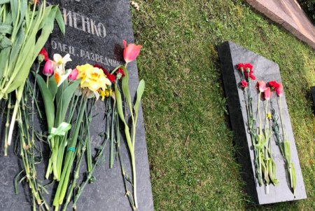 В Одессе возложили цветы к памятнику Неизвестному матросу (фото)