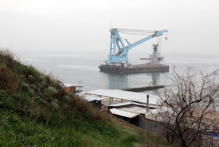 Буксир «Параллель» покинул пляж «Дельфин» (фоторепортаж) 