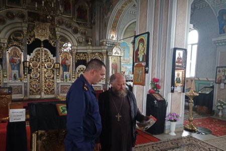 Перед пасхальными праздниками спасатели проверяют храмы Одесской области