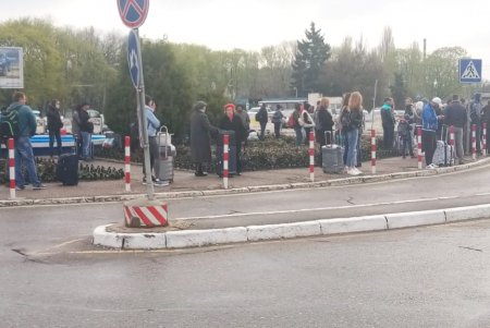В Одесском аэропорту ищут бомбу (обновлено)