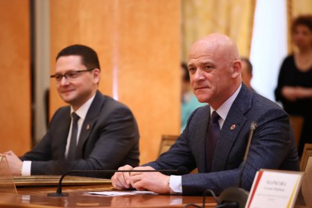 При вручении премий деятелям культуры мэр назвал Одессу интеркультурной столицей (фото) 