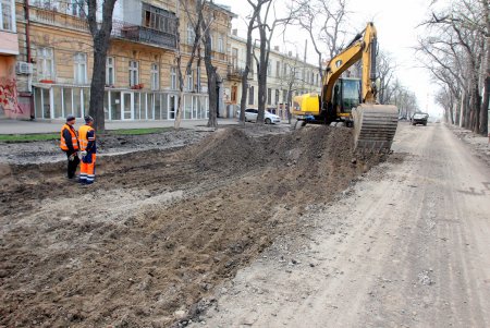 На улице Софиевской ведется капремонт (фоторепортаж)