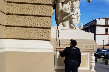 Полиция ищет бомбу в одесском оперном театре