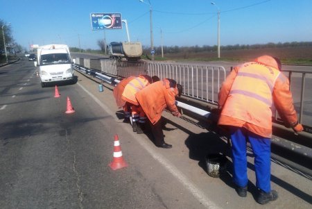 На общегородском субботнике более 1500 одесситов приводили в порядок парки, памятники, дороги и остановки (фото)