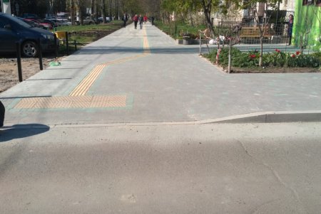 На некоторых улицах Малиновского и Суворовского районов завершены работы по капитальному ремонту тротуаров (фото)
