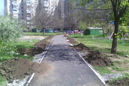 На некоторых улицах Малиновского и Суворовского районов завершены работы по капитальному ремонту тротуаров (фото)