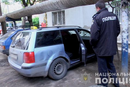 Рецидивист, угрожая пистолетом, угнал авто у одессита (фото, видео)