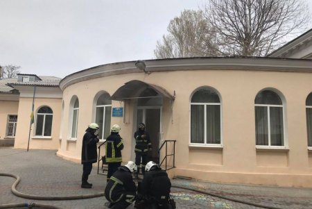 Горит школа-интернат на Даче Ковалевского (фото)