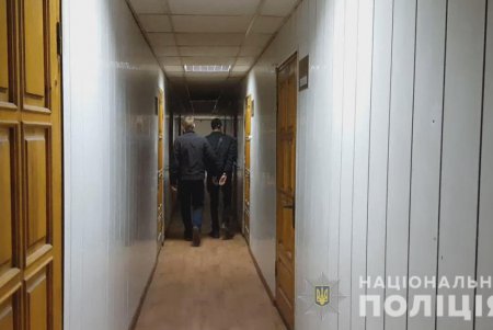 Несовершеннолетние одесситы отбирали у прохожих телефоны, украшения и воровали мопеды (фото, видео)
