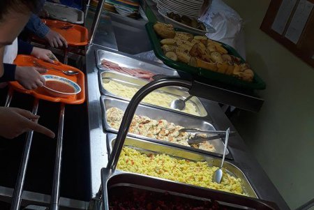 Школьников одесского лицея будут кормить по рецептам победителя известного кулинарного телепроекта