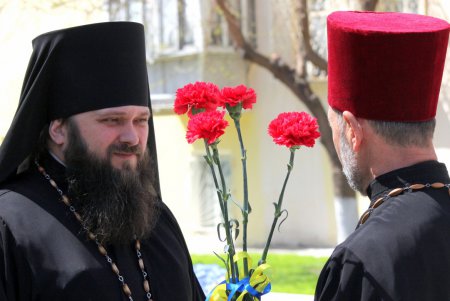 Митинг-реквием у памятника одесситам-чернобыльцам (фоторепортаж)