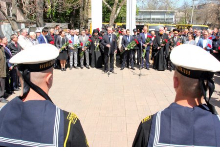 Митинг-реквием у памятника одесситам-чернобыльцам (фоторепортаж)