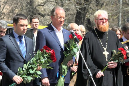 Митинг-реквием у памятника одесситам-чернобыльцам (фоторепортаж)