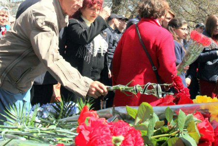 Митинг-реквием у памятника одесситам-чернобыльцам (фоторепортаж)