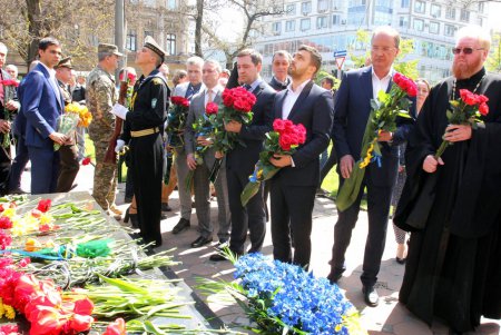 Митинг-реквием у памятника одесситам-чернобыльцам (фоторепортаж)