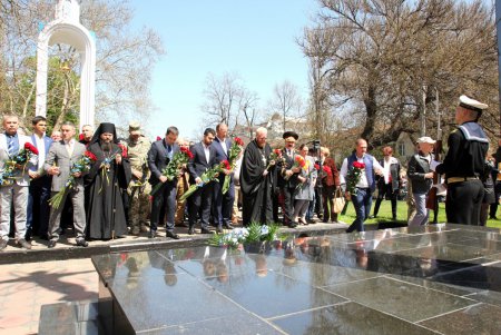 Митинг-реквием у памятника одесситам-чернобыльцам (фоторепортаж)