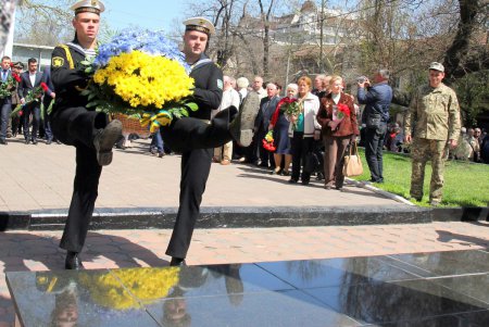 Митинг-реквием у памятника одесситам-чернобыльцам (фоторепортаж)