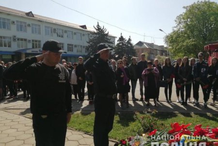 Правоохранители почтили память ликвидаторов аварии на Чернобыльской атомной станции (фото)