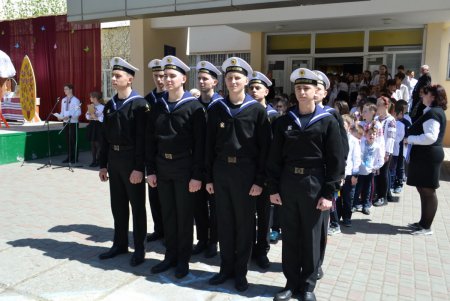 Воспитанники Одесского военно-морского лицея приняли участие во флешмобе «Писанка объединяет Украину» (фото) 