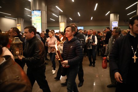 В Одессу прибыл Благодатный огонь из Иерусалима (фото)