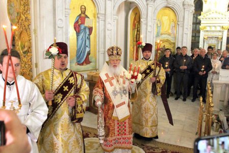 Всенощная служба в Свято-Преображенском кафедральном соборе (фоторепортаж)