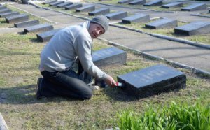 В Одессе приводят в порядок мемориалы и могилы погибших воинов (фото)