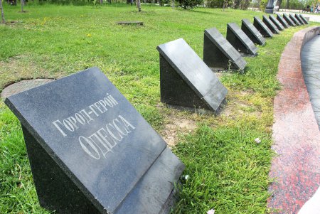 74 года назад Одесса стала «городом – героем» (фоторепортаж) 
