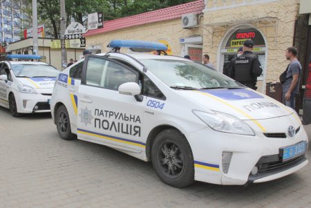 Пятая годовщина трагедии 2 мая: на Куликовом поле выпустили в небо черные и белые шары (фоторепортаж)