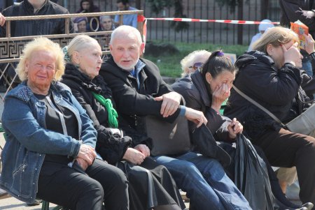 Пятая годовщина трагедии 2 мая: на Куликовом поле выпустили в небо черные и белые шары (фоторепортаж)