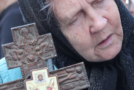 Пятая годовщина трагедии 2 мая: на Куликовом поле выпустили в небо черные и белые шары (фоторепортаж)