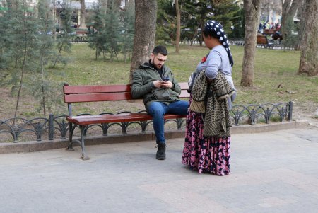 Одиночество среди людей (фоторепортаж)