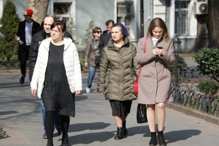 Одиночество среди людей (фоторепортаж)