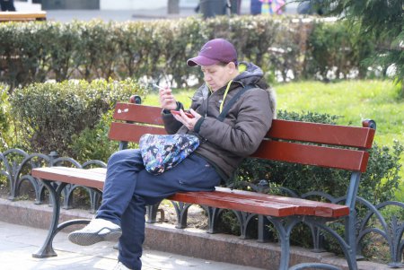 Одиночество среди людей (фоторепортаж)