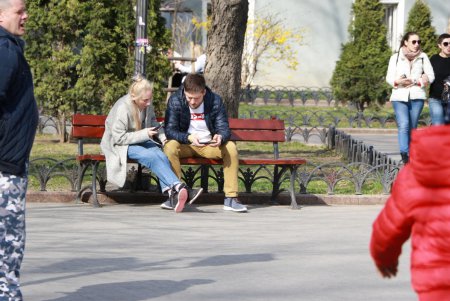 Одиночество среди людей (фоторепортаж)