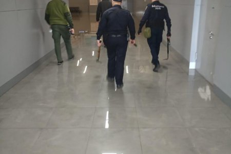 Полиция проверяет сообщения о минировании двух одесских отелей и аэропорта (обновлено)